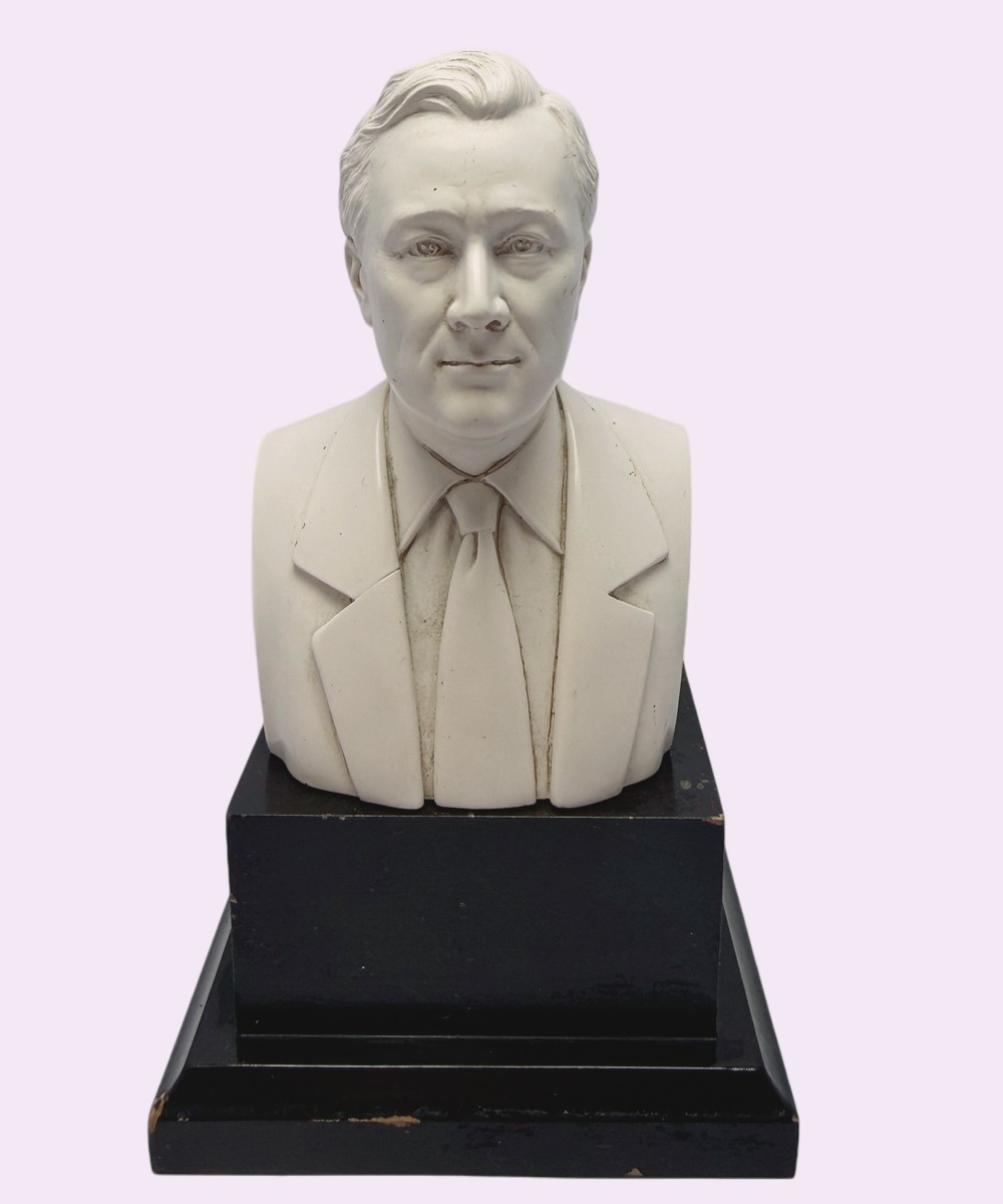 Custom Bronze Busts | Personalized Bronze Bust Statues from Photos Custom Bronze Busts | Personalized Bronze Bust Statues from Photos