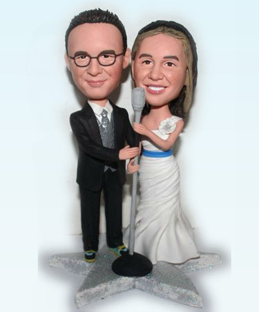 Custom cake toppers Singing couple