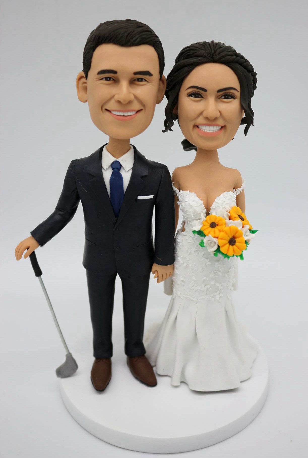Custom cake toppers Groom holding his golf club